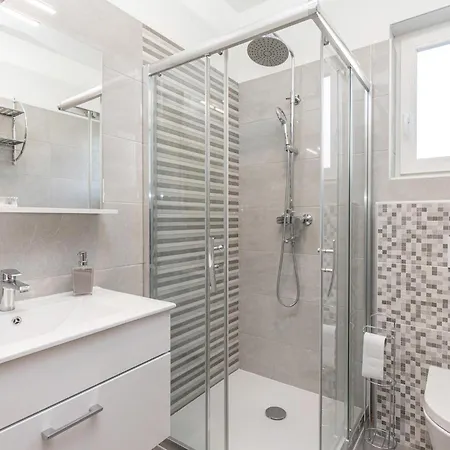 Apartment Stunning In Kostrena With Kitchen Zurkovo