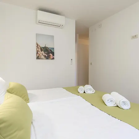 Apartment Stunning In Kostrena With Kitchen Zurkovo
