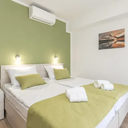 Front In Kostrena Appartement *